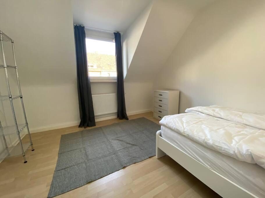 Appartement Ruhiges Dg - 6 P. - Urban - Oepnv Keulen